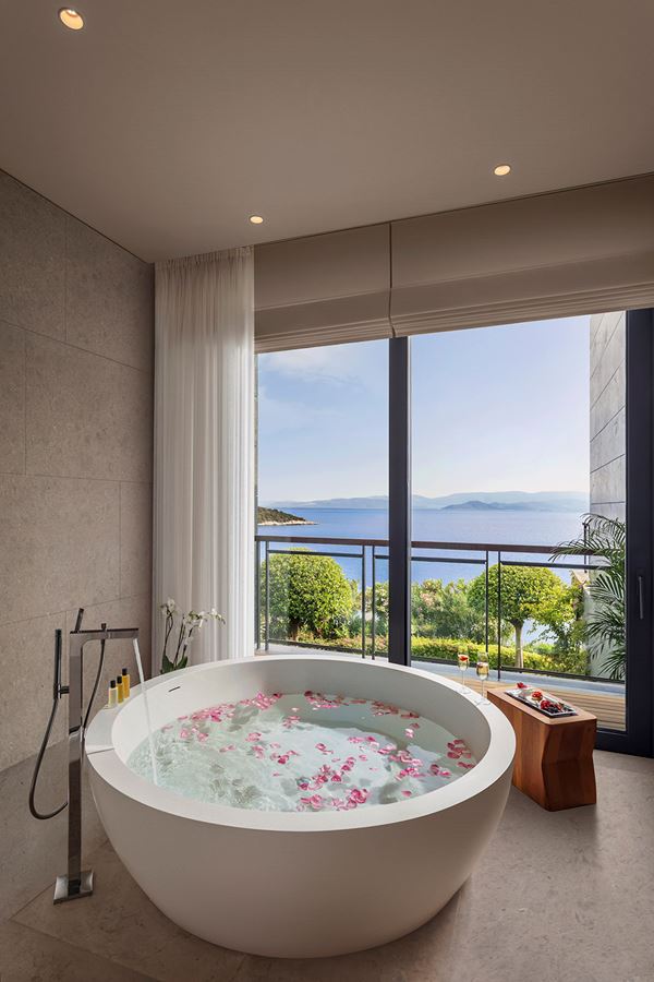Mandarin Oriental Hotel Group 2023  