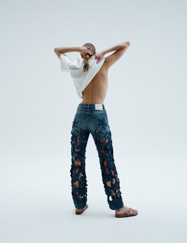 Elle Turkey April '24  