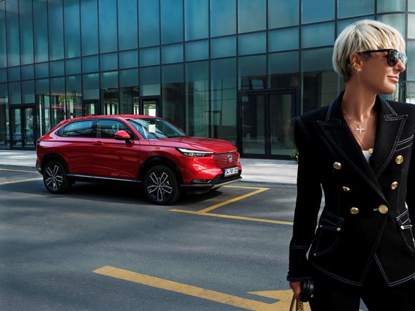 Honda HR-V e:HEV x Zeynep Uner  