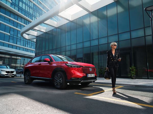 Honda HR-V e:HEV x Zeynep Uner  